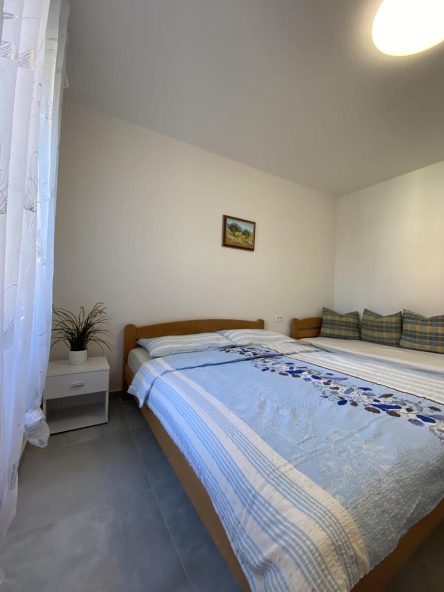 Apartmani Radosav Šilo Exterior foto